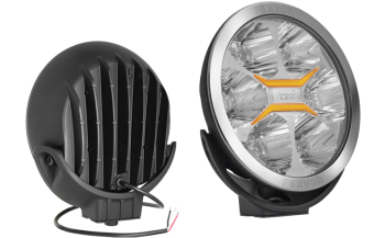 LED távolsági fényszóró, krómozott kerettel, két színű helyzetjelző lámpa (50. referenciajel)